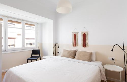 Collblanc y La Torrassa Apartment | Santiago Apartments by Olala Homes