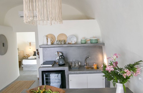 Vourvoulos House | Santorini Villas