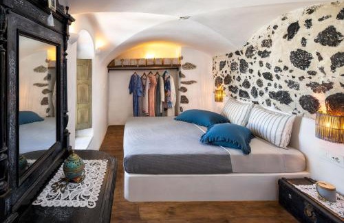 Pyrgos Villa | Santorini Vista Legacy Retreat - Live the history, wake to the view