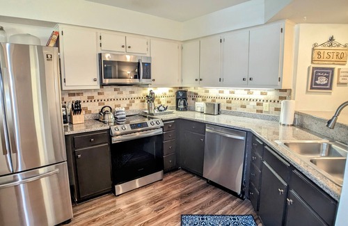 Table Rock Condo | Sapphire Escape~Pointe Royale Resort~New Listing~Golf~Pool~Hottub