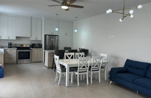 San Carlos House | Sapphire family house