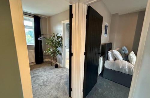 Shelsley Beauchamp House | Sapphire Quarters, 3BR, En Suite, Private Parking