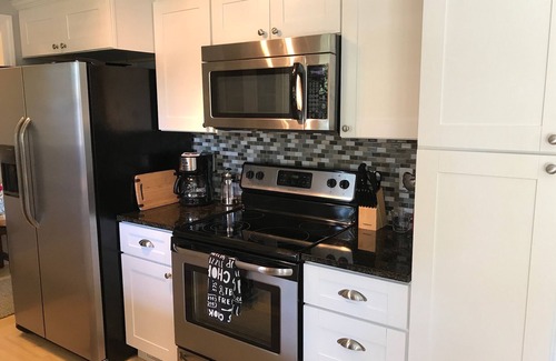Harborgate Shores House | Sarah's Coastal Cottage-Near Shem Creek, Sullivan's Island, and Charleston!