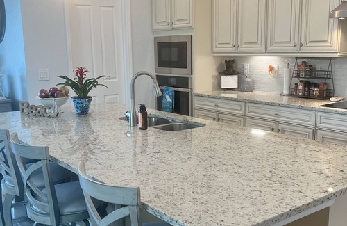 Venice House | Sarasota National Pool & Golf w/2 golf club memberships included!