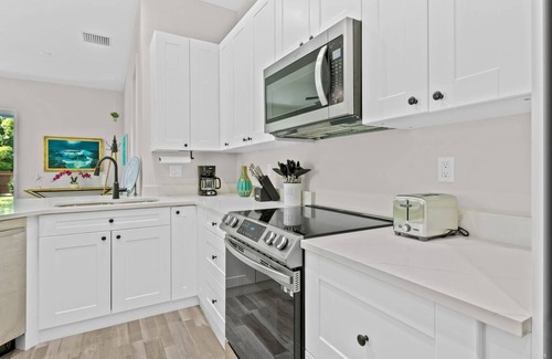 Sarasota House | Sarasota Oasis | 3BR | PetsOK | Close to beach!