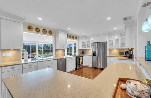 Southgate House | Sarasota Waterfront Paradise- Location, Location.!n