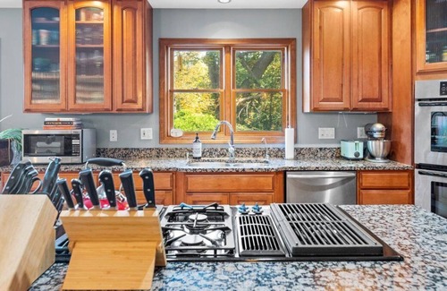 Saratoga Springs House | Saratoga Lake House with Sensational Views