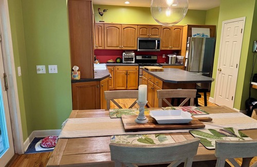 Saratoga Springs House | Saratoga Springs 4-bedroom Oasis-5 min to track- with Heated In Ground Pool & AC