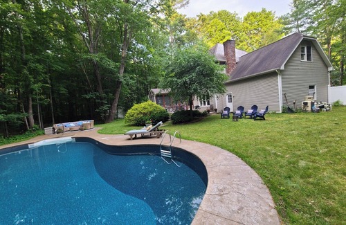 Saratoga Springs House | Saratoga Springs 4-bedroom Oasis-5 min to track- with Heated In Ground Pool & AC