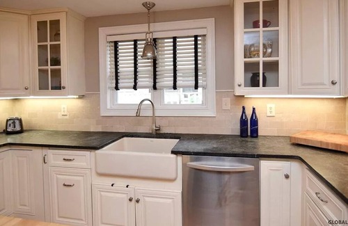 Saratoga Springs House | SARATOGA TRACK SEASON 2023, Historic Home With Backyard 2 Blocks To Broadway