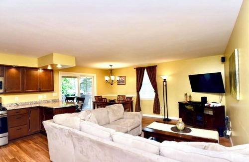 Saratoga Springs Apartment | Saratoga Track Season! 11 Minute Walk to Broadway!