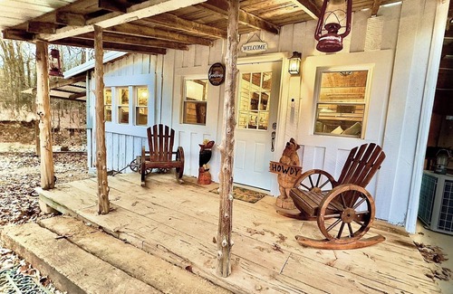Independence Cabin | Sardis Lake Bunkhouse. Deer Camp . WiFi