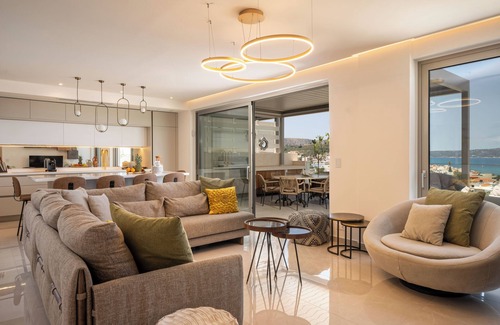 Kalyves Apartment | Sarpidon, AmphiMatrion Luxe SV apt, private hot tub & shared pool, 650m to beach