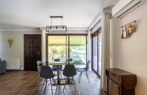 Bermeo Villa | Sarren Villa Pool