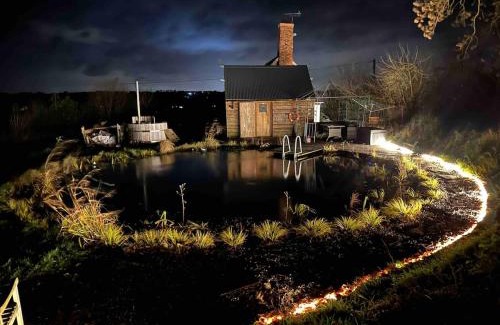 Tenbury Wells House | Sauna, Hot Tub & Cold Plunge Pyramid Escape