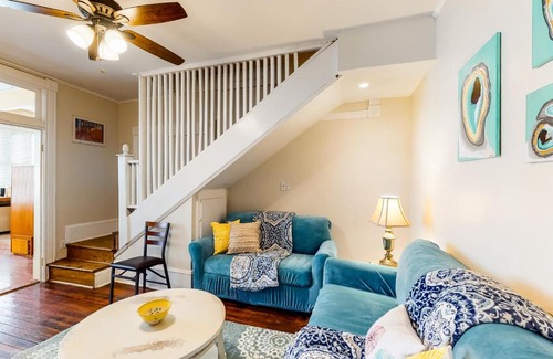 Historic Downtown Savannah House | Savannah Bright