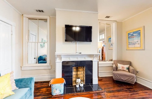Historic Downtown Savannah House | Savannah Bright