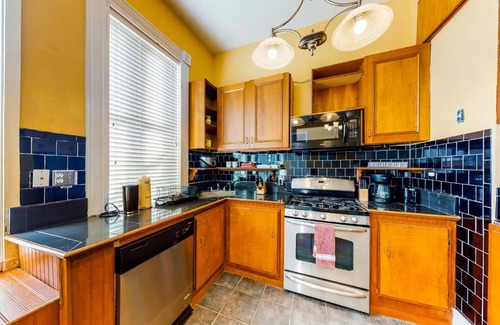 Historic Downtown Savannah House | Savannah Bright