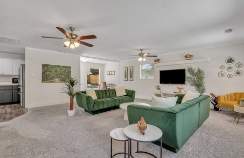 Whitemarsh Island House | Savannah Home Hot Tub|Pool|Game Rm|Sleeps 8|Pets+