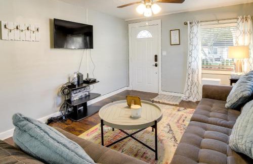 Midtown House | Savannah Home with Yard about 3 Mi to Downtown!