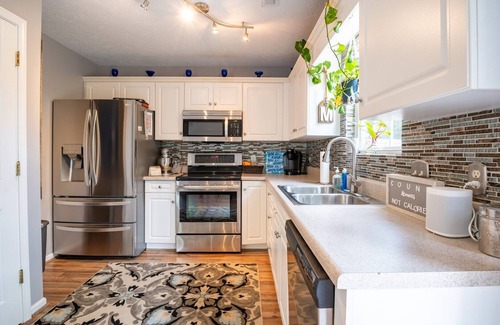 Silver Lake House | Save 20% on Summer Stays! Near downtown and beaches