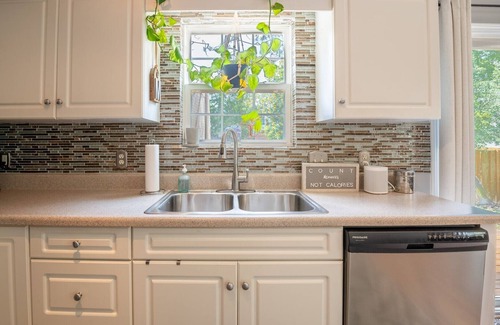 Silver Lake House | Save 20% on Summer Stays! Near downtown and beaches
