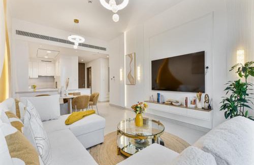 Al Safa Apartment | Savis Homes - Canal Front Residence Near Al Wasl Safa Park with Skyline View