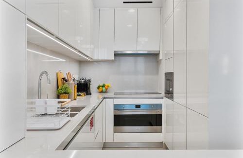 Al Safa Apartment | Savis Homes - Canal Front Residence Near Al Wasl Safa Park with Skyline View
