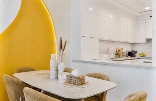 Al Safa Apartment | Savis Homes - Canal Front Residence Near Al Wasl Safa Park with Skyline View