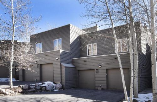Vail House | Savoy Villas 2D Condo