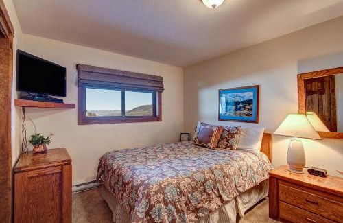Historic District Apartment | Sawmill Creek Condo 405 by Great Western Lodging