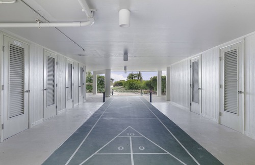 Sanibel Condo | Sayana of Sanibel 101, 2 Bedroom Gulf Front Corner Unit Condo with 2 Bikes