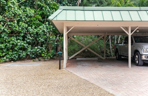 Sanibel Condo | Sayana of Sanibel 101, 2 Bedroom Gulf Front Corner Unit Condo with 2 Bikes