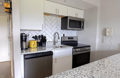 Snowshoe Condo | SC 2204 Bright Snowy Escape, Renovated Studio for 6