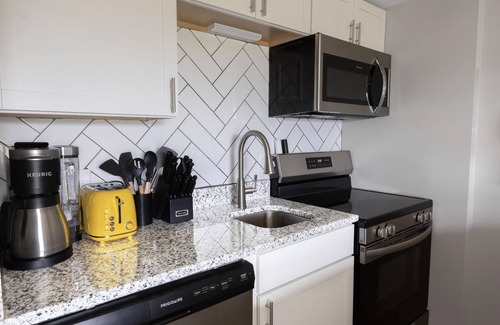 Snowshoe Condo | SC 2204 Bright Snowy Escape, Renovated Studio for 6
