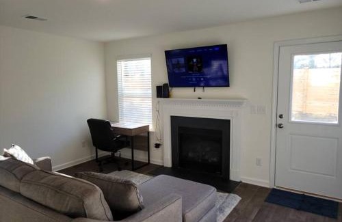 Rosewood Apartment | SC 3745 New Townhouse Ft Jackson & USC