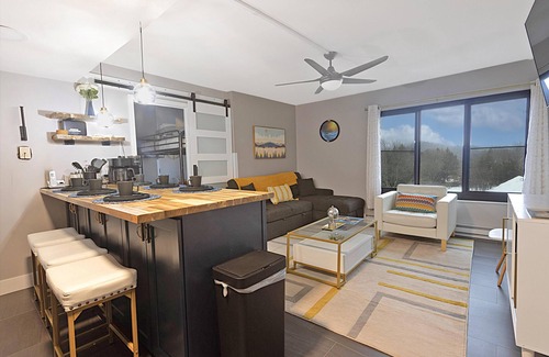 Snowshoe Condo | SC 5606: Retro Mountain Luxury | King Bed with Designer Touches