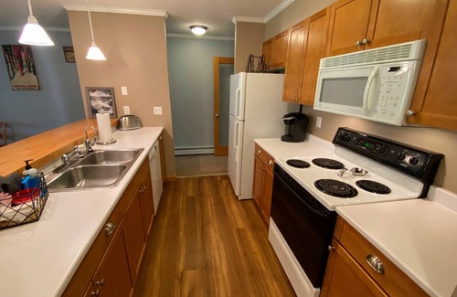 Bretton Woods Condo | SC17: Spacious, clean, comfortable. 1 minute to skiing and Mount Washington Hotel!