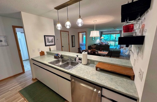 Bretton Woods Apartment | SC41: condo in the heart of Bretton Woods, walkout to yard, walk to Mt Washington Hotel