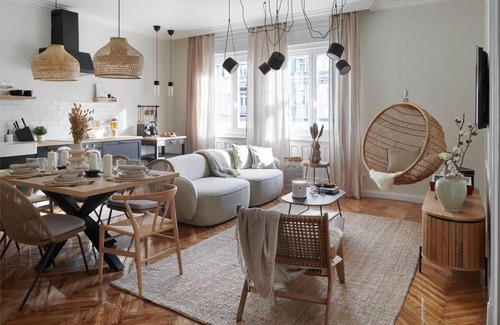 Orszagut Apartment | Scandinavian Art 3-BDR Apartment