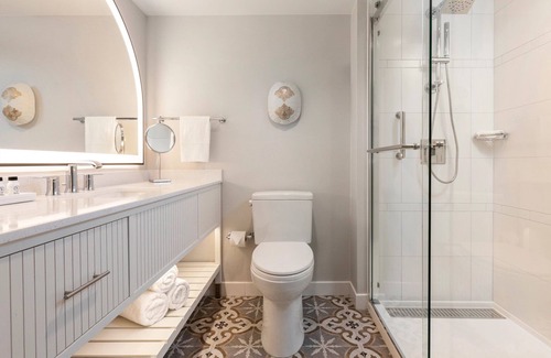 Singer Island Hotel | Scenic Beachfront Resort! Outdoor Pool, Pet-friendly Property!