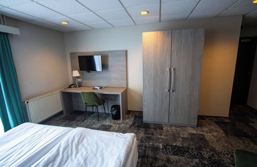 Bergen Hotel | Scenic Bergen Stay Near Majestic Dunes, Breezy Trails, and Seaside Serenity