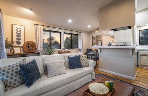 Rainbow CDP House | Scenic Deck w/Sunset Views & Dining Near Temecula Wineries | Estrada Ranch