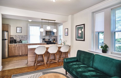East Rock Apartment | Scenic East Rock Home - 2BR/2BA