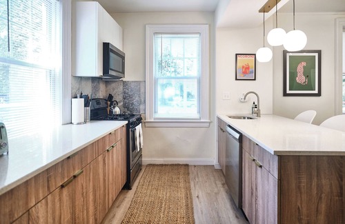 East Rock Apartment | Scenic East Rock Home - 2BR/2BA