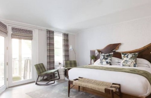 Stowe Area Hotel | Scenic Lodge in Town | Hike, Dine & Relax All Within Walking Distance