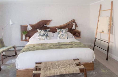 Stowe Area Hotel | Scenic Lodge in Town | Hike, Dine & Relax All Within Walking Distance