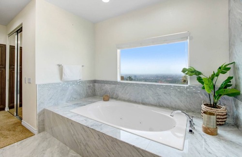 West Covina House | Scenic Paradise Pool BBQ
