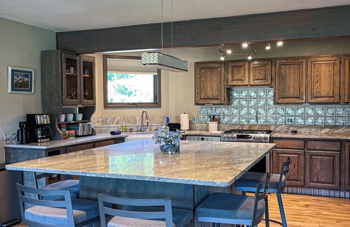 Red Cliff House | Scenic Solar Powered 4-bedroom Mountain Home Near Vail