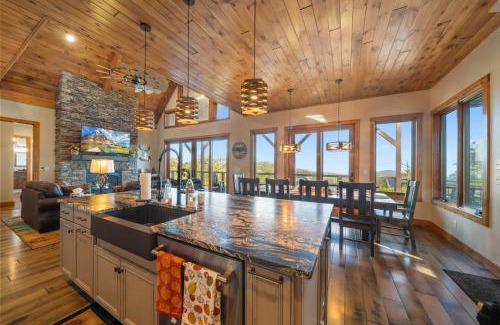 Sugar Mountain House | Scenic Solitude